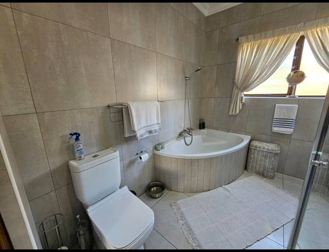 4 BEDROOM HOUSE FOR SALE IN MAGALIESKRUIN